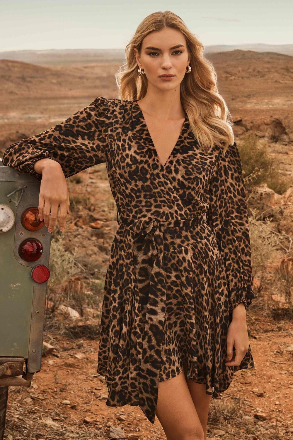 Мини платье Amila с поясом годе Forever New, коричневый
Мини платье Amila с поясом годе Forever New, коричневый