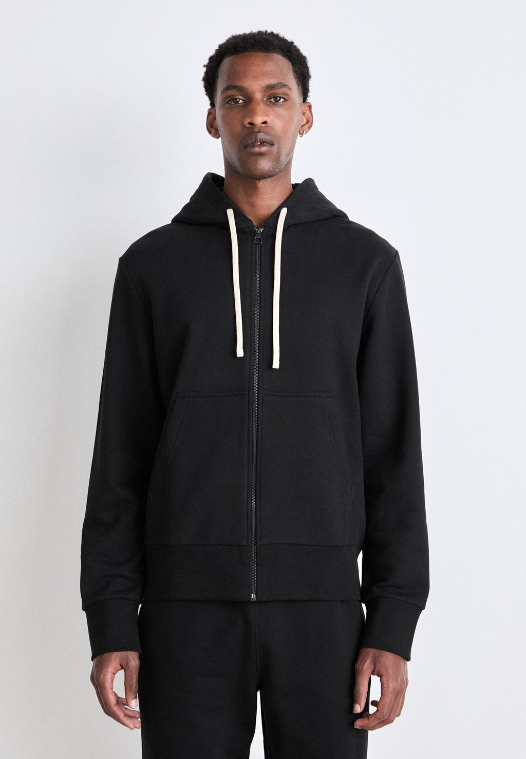 Толстовка на молнии BECKHAM X SPENCE BOSS, черный
Толстовка на молнии BECKHAM X SPENCE BOSS, черный