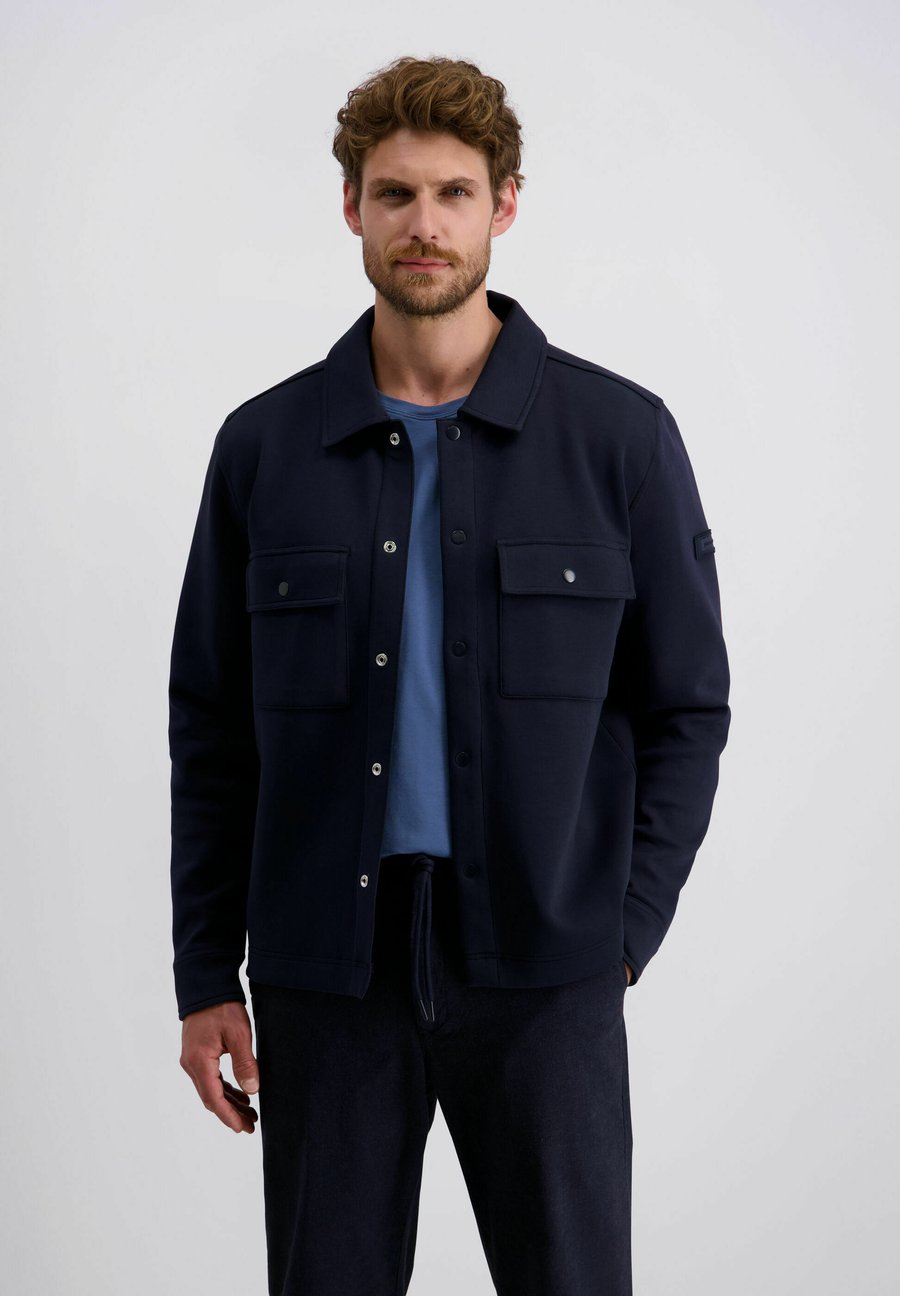 Куртка Pierre Cardin Summer jacket, Dunkelblau/Dark Blue
Куртка Pierre Cardin Summer jacket, Dunkelblau/Dark Blue
