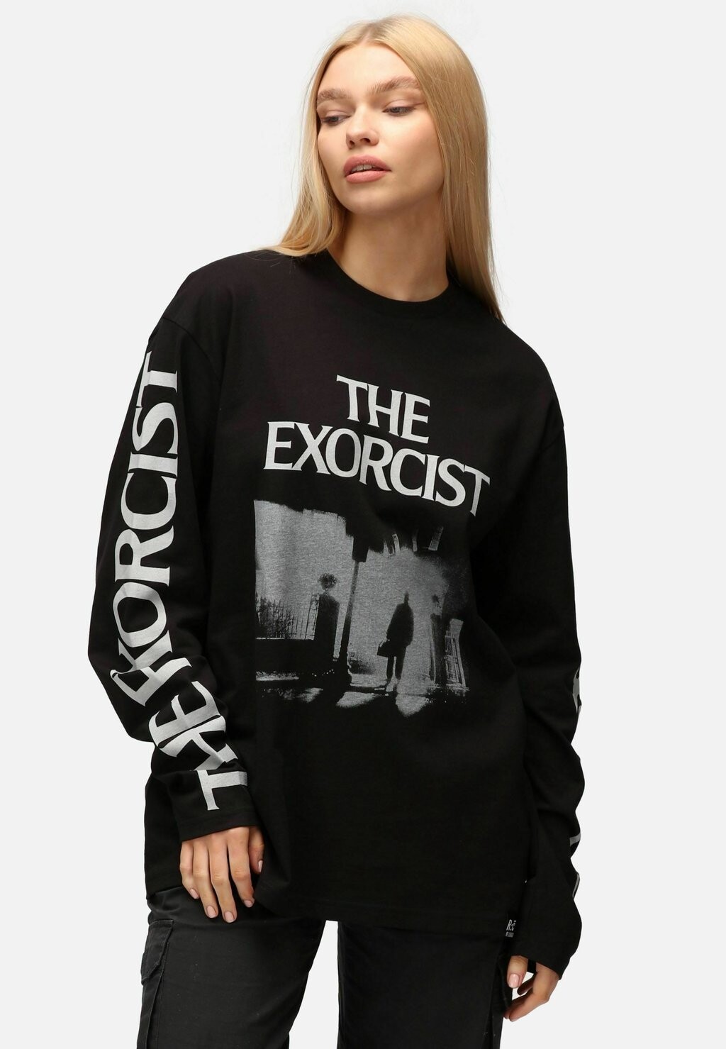 Топ с длинными рукавами UNISEX LANGARM THE EXORCIST FILM STILL Re:Covered, цвет black
Топ с длинными рукавами UNISEX LANGARM THE EXORCIST FILM STILL Re:Covered, цвет black