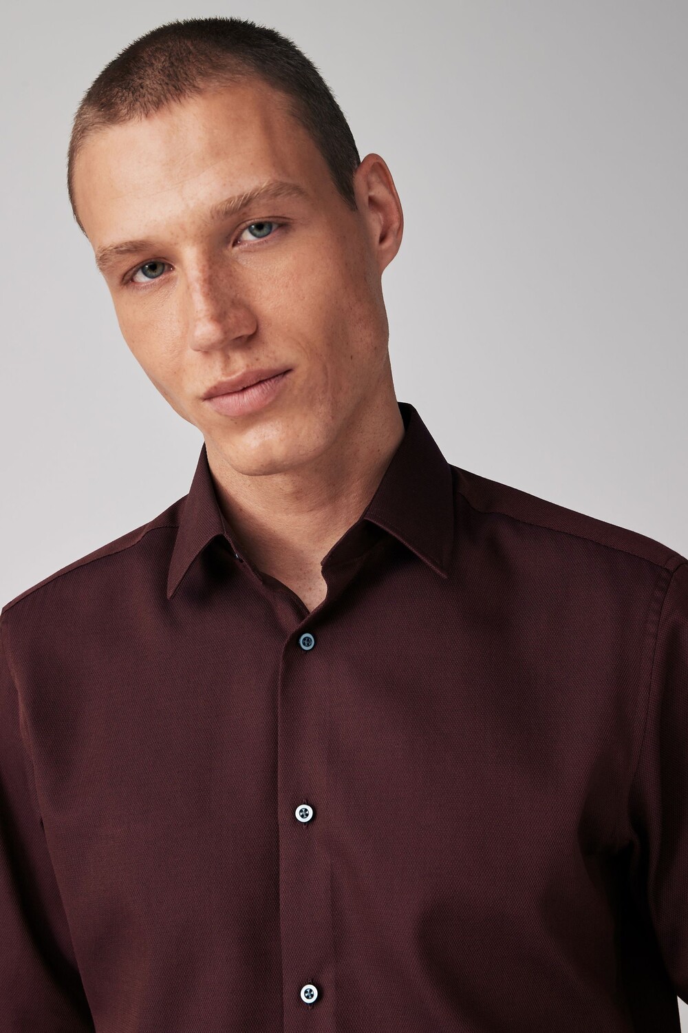 Текстурированная рубашка с простыми в уходе одинарными манжетами Next, красный
Текстурированная рубашка с простыми в уходе одинарными манжетами Next, красный