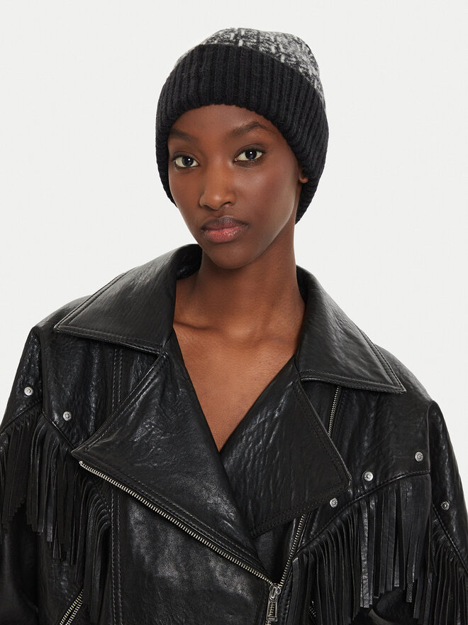 Зимняя шапка Calvin Klein Monogram Fold K60K612595, черный
Зимняя шапка Calvin Klein Monogram Fold K60K612595, черный