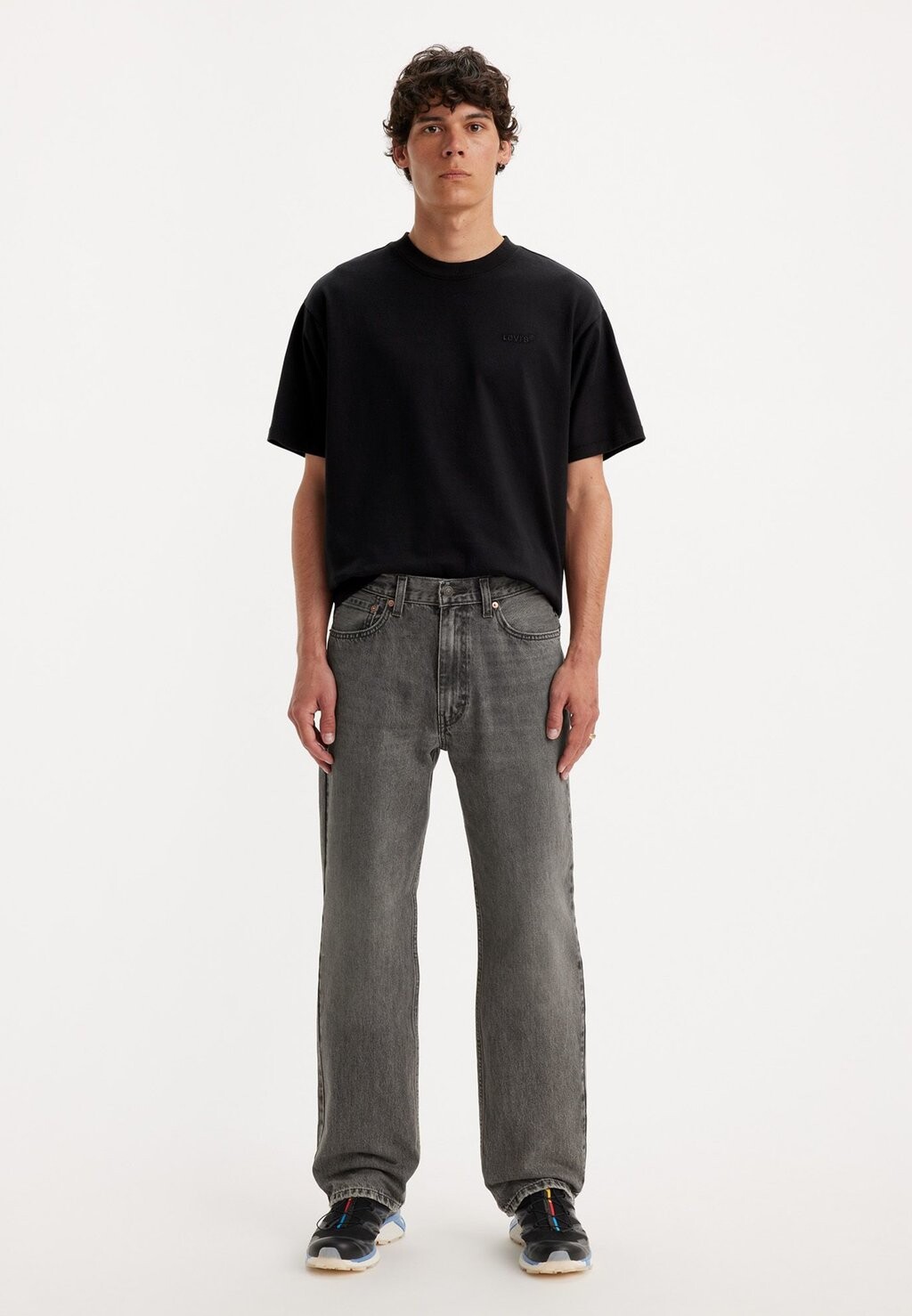 Джинсы-сигареты 565 '97 Loose Straight Levi's, цвет cheers to that
Джинсы-сигареты 565 '97 Loose Straight Levi's, цвет cheers to that