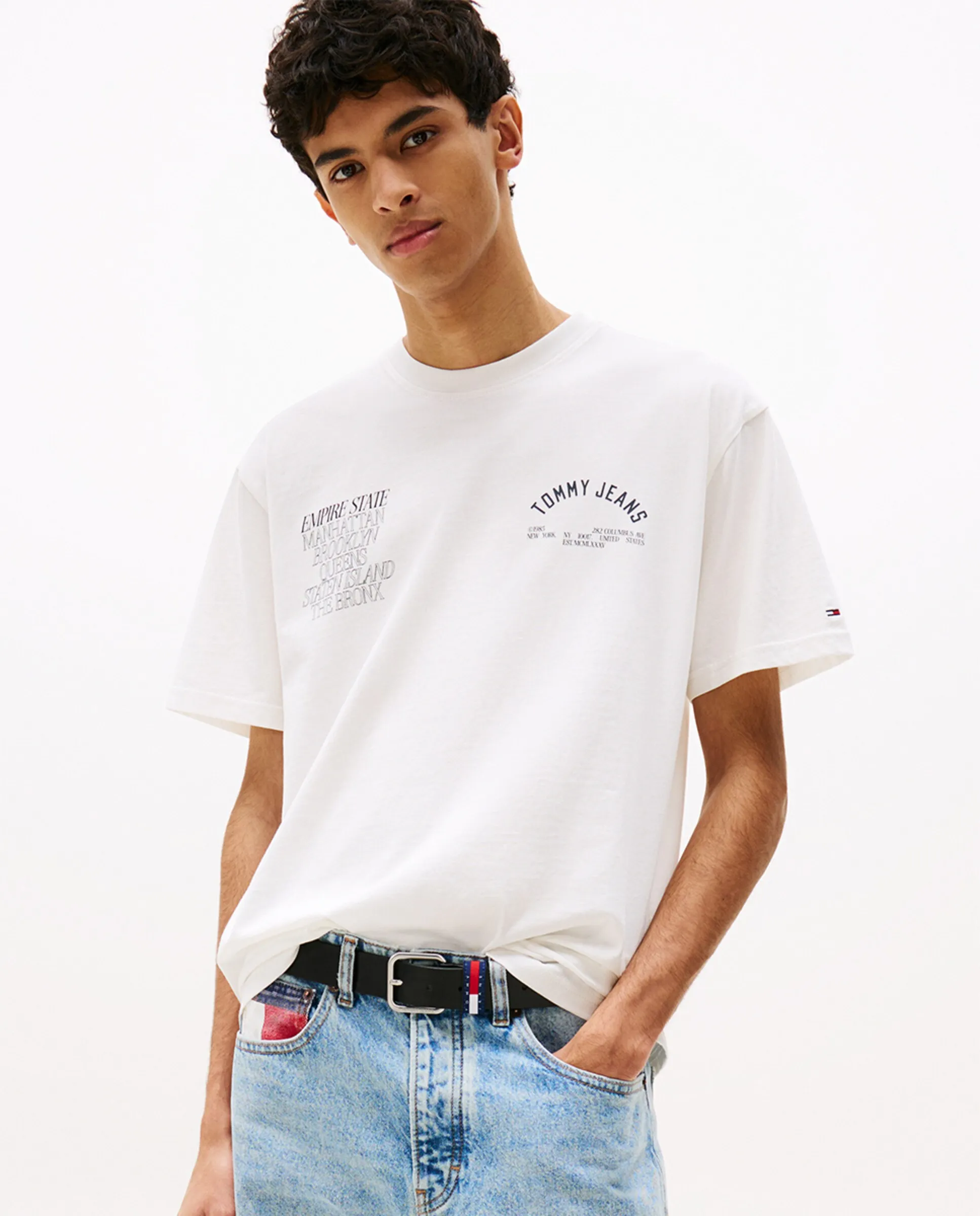 Футболка мужская свободного кроя с коротким рукавом Tommy Jeans, белый
Футболка мужская свободного кроя с коротким рукавом Tommy Jeans, белый