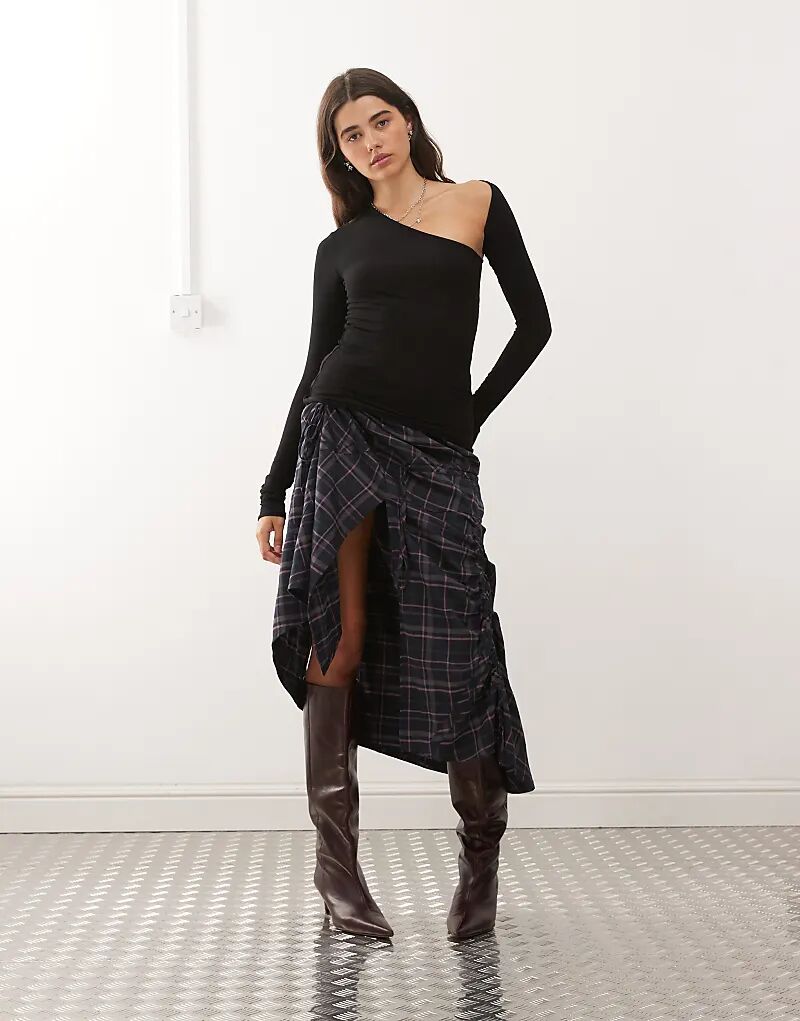 Супермягкий лонгслив с длинными рукавами и асимметричным вырезом черного цвета Weekday
Супермягкий лонгслив с длинными рукавами и асимметричным вырезом черного цвета Weekday