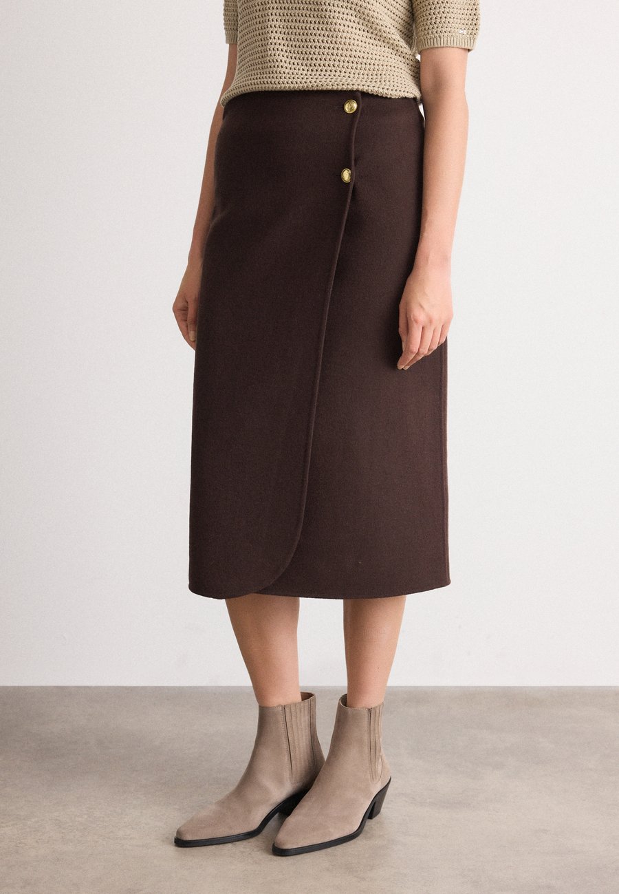 Юбка GANT MIDI HANDSTITCHED WRAP SKIRT, Deep Brown/Dark Brown
Юбка GANT MIDI HANDSTITCHED WRAP SKIRT, Deep Brown/Dark Brown