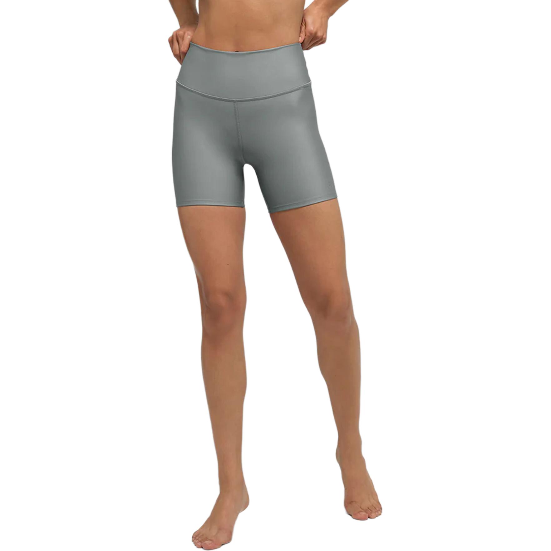 Повседневные шорты женские, цвет ириска/ириска Alo Yoga, moonсветлый серый/lunar grey
Повседневные шорты женские, цвет ириска/ириска Alo Yoga, moonсветлый серый/lunar grey