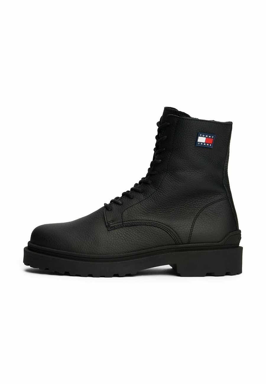 Ботинки Tommy Jeans PEBBLE GRAIN CLEAT, Black
Ботинки Tommy Jeans PEBBLE GRAIN CLEAT, Black