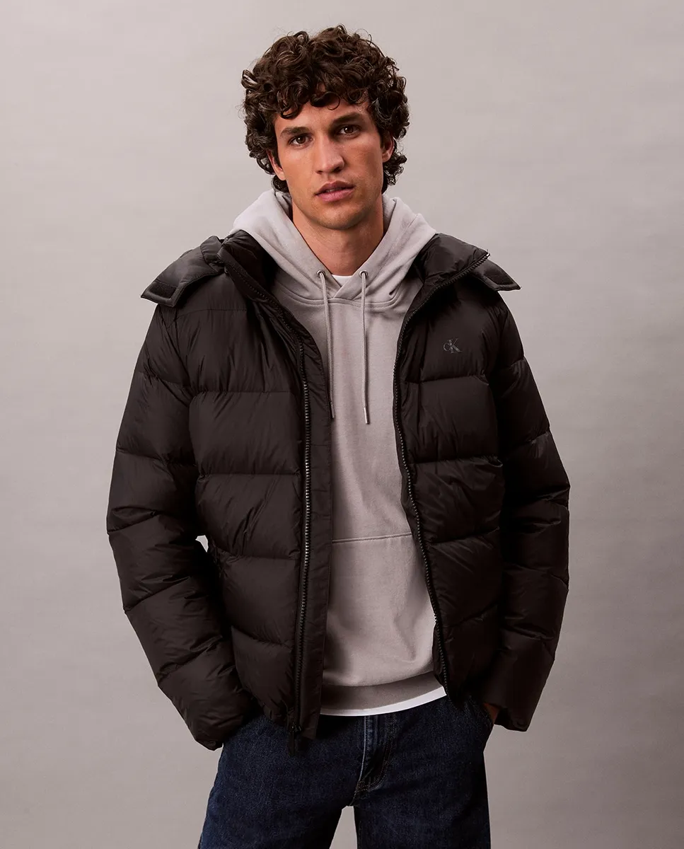 Мужская пуховая куртка с капюшоном, который можно снять Calvin Klein Jeans, черный
Мужская пуховая куртка с капюшоном, который можно снять Calvin Klein Jeans, черный