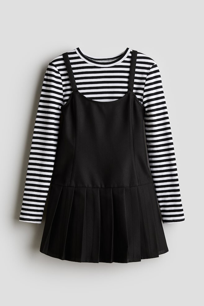 Комплект из двух предметов: рубашка и платье H&M, черный
Комплект из двух предметов: рубашка и платье H&M, черный