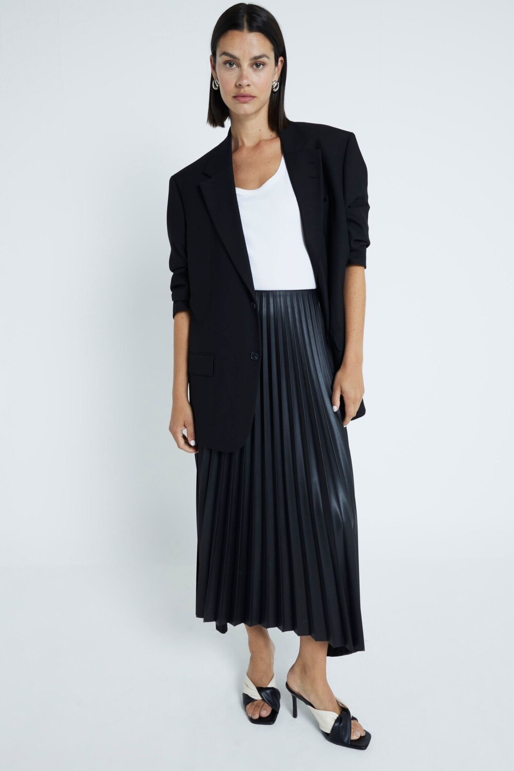 Плиссированная юбка миди River Island, черный
Плиссированная юбка миди River Island, черный