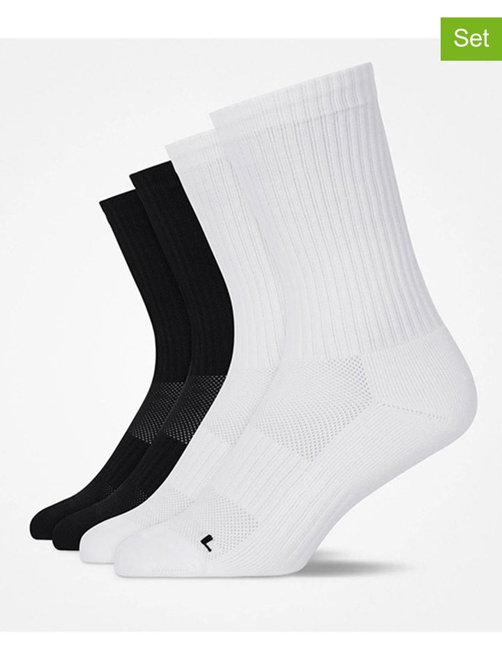 SNOCKS Комплект из 4 спортивных носков черно-белого цвета
SNOCKS Комплект из 4 спортивных носков черно-белого цвета