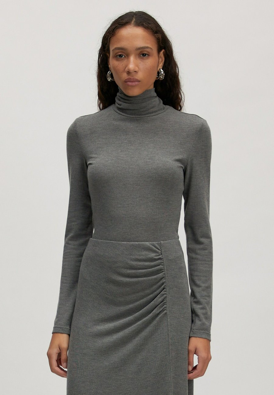 Топ EDITED Long sleeved top, Dunkelgrau/Grey
Топ EDITED Long sleeved top, Dunkelgrau/Grey