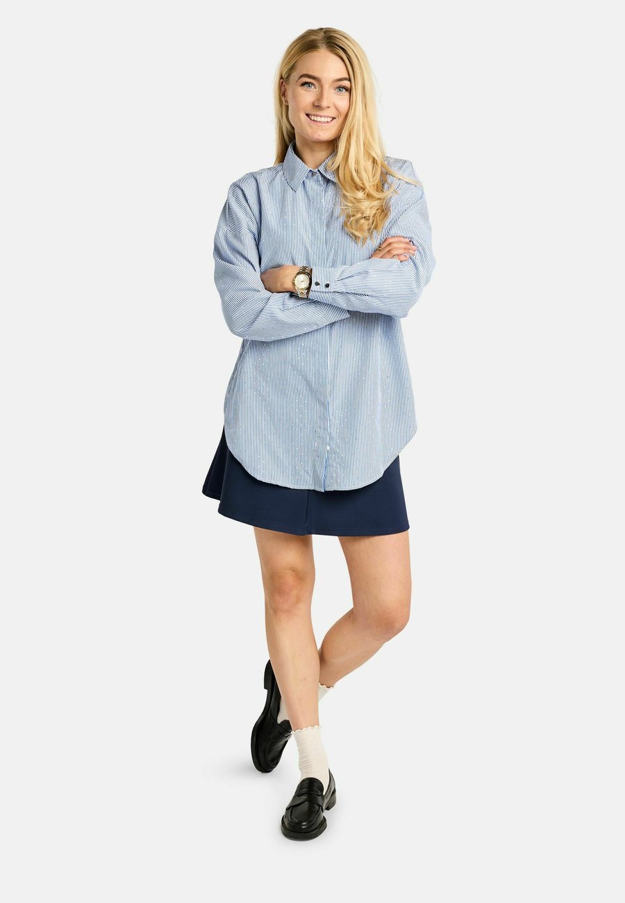 Блуза Liberté Essentiel SARA, Blue Diamond Stripe/Blue
Блуза Liberté Essentiel SARA, Blue Diamond Stripe/Blue