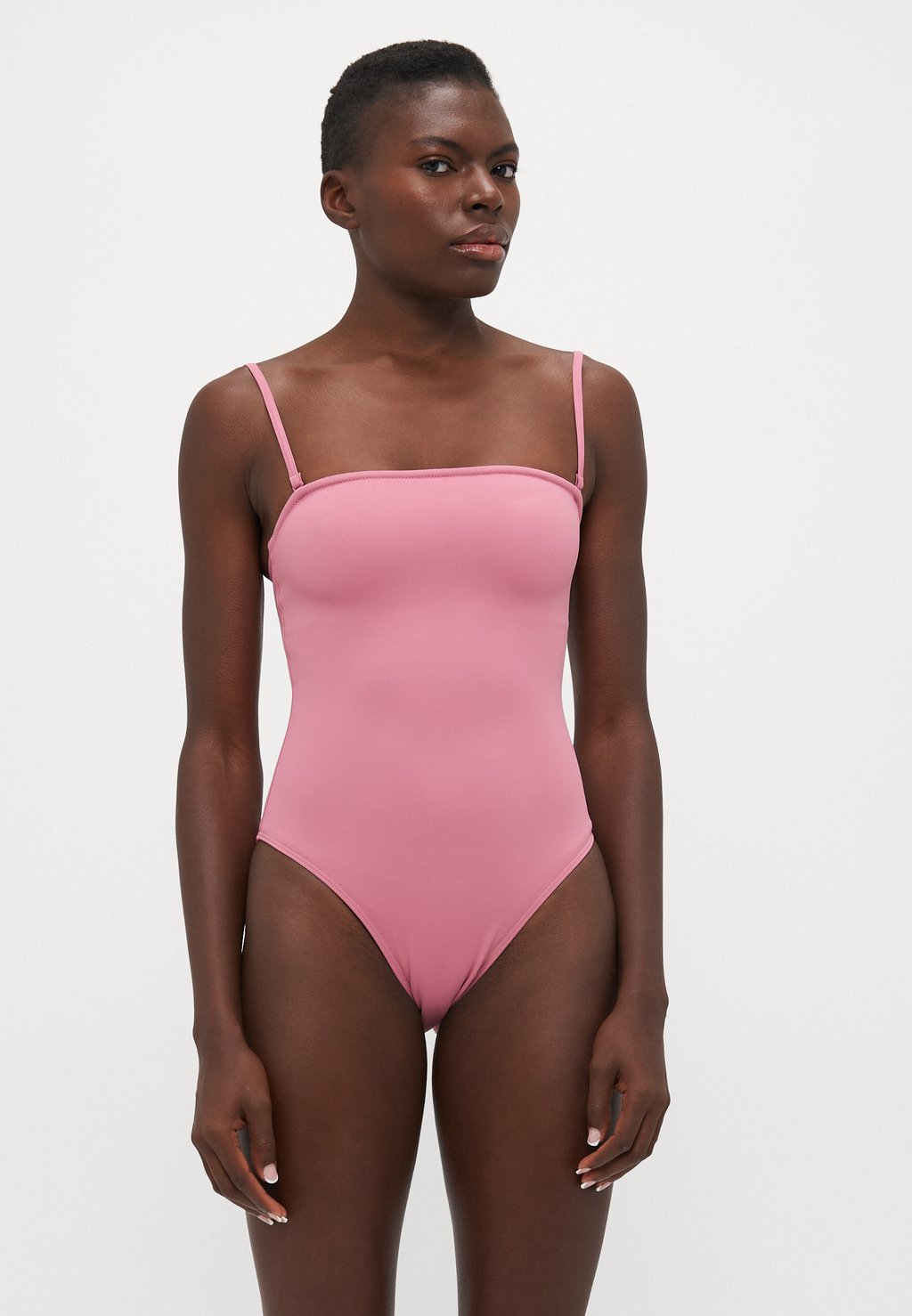 Купальник BEACH CLASSICS BANDEAU Roxy, розовый
Купальник BEACH CLASSICS BANDEAU Roxy, розовый