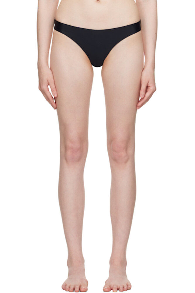 Черные быстросохнущие плавки бикини CDLP
Черные быстросохнущие плавки бикини CDLP