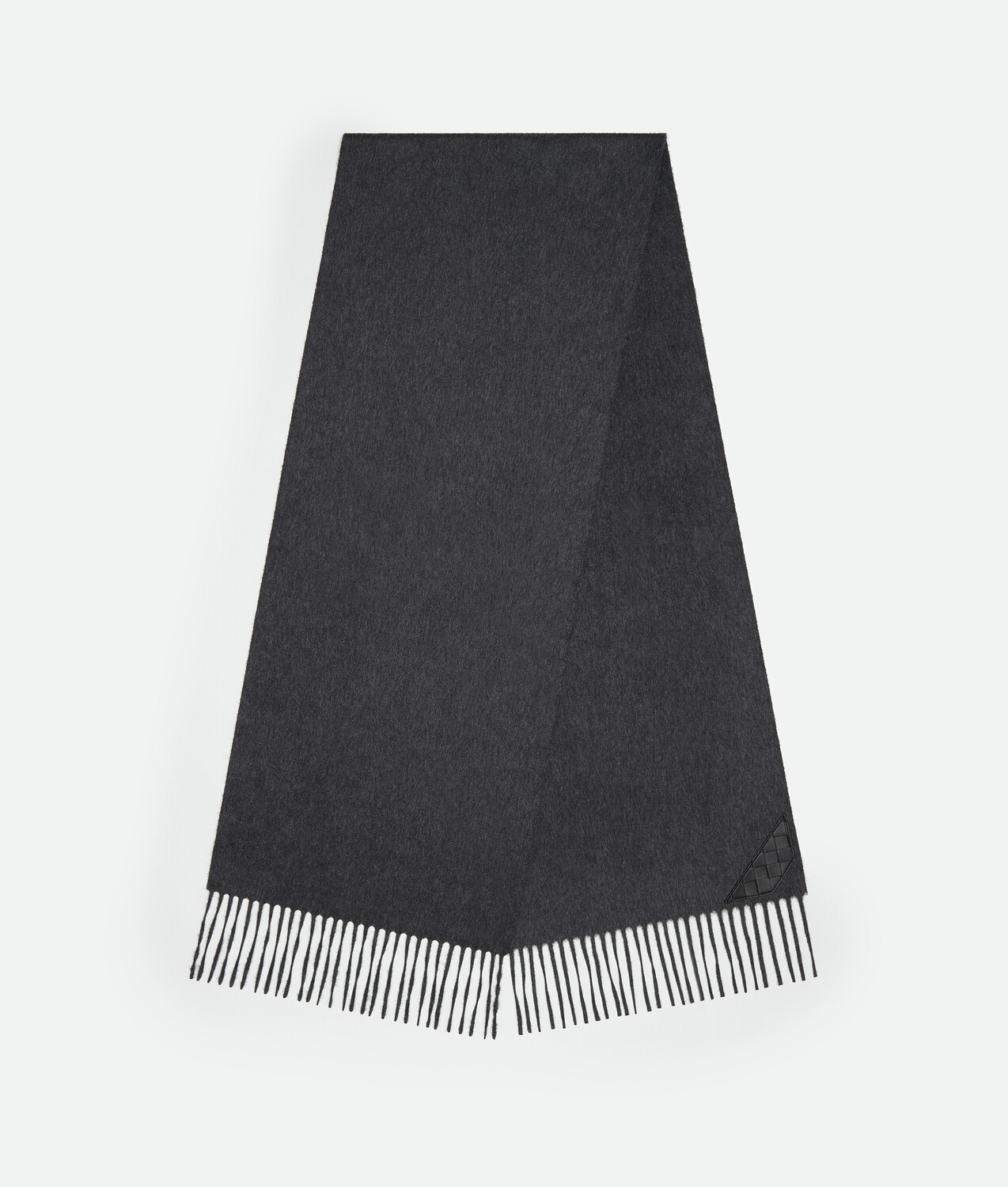 Cashmere scarf BOTTEGA VENETA, смесь угольных оттенков
Cashmere scarf BOTTEGA VENETA, смесь угольных оттенков