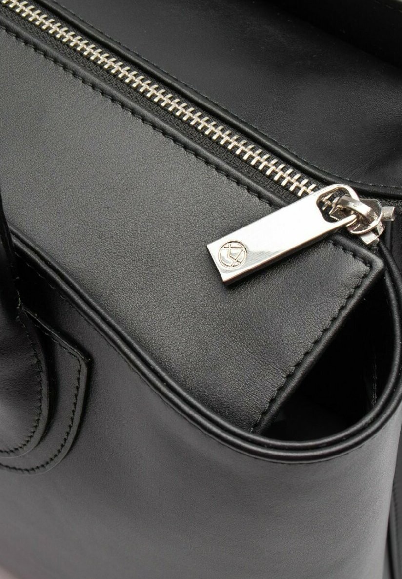 Сумочка VIVIENNE AKARDO, черный
Сумочка VIVIENNE AKARDO, черный