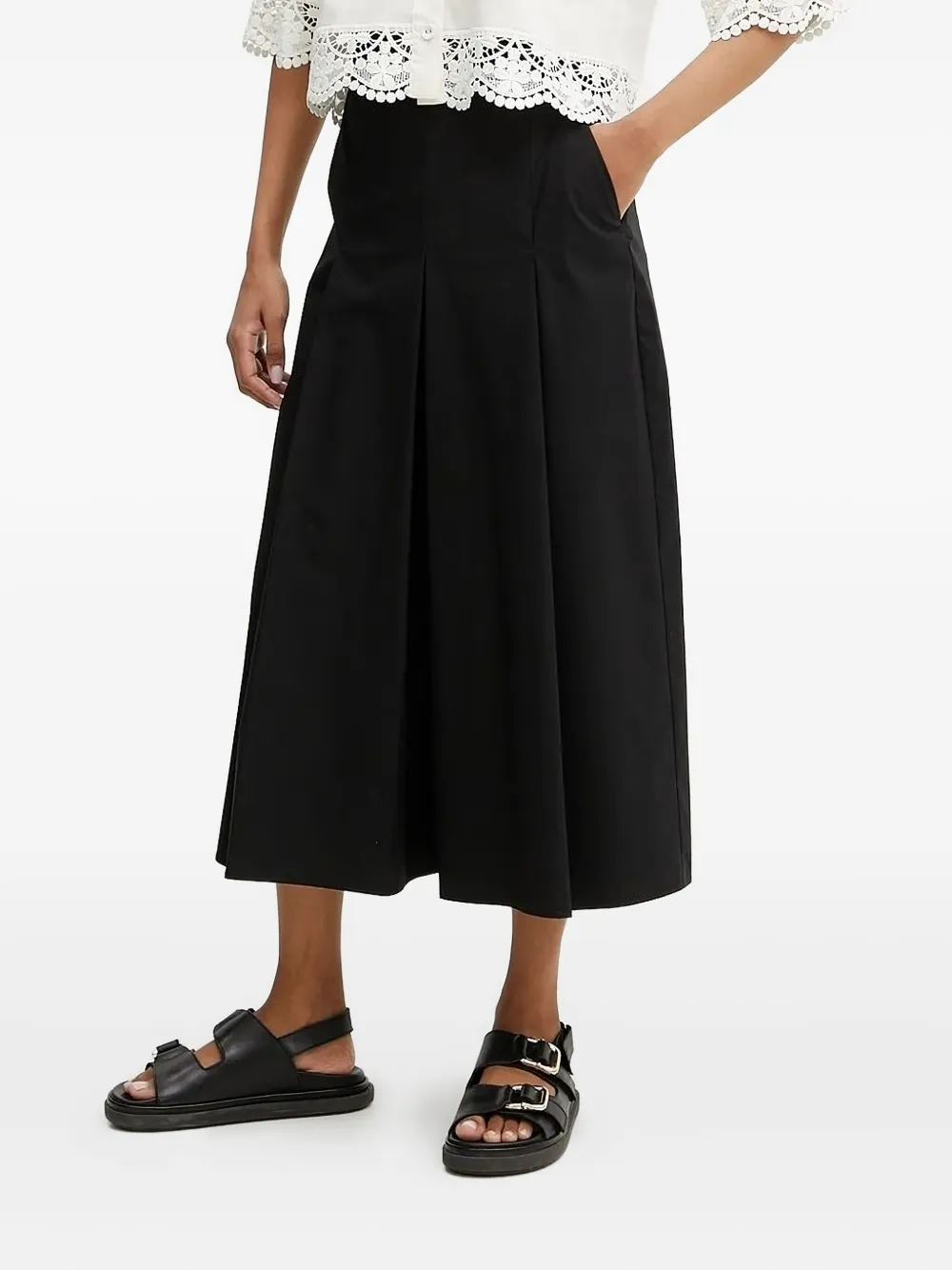 Плиссированные брюки с пряжкой-логотипом TWINSET, черный
Плиссированные брюки с пряжкой-логотипом TWINSET, черный