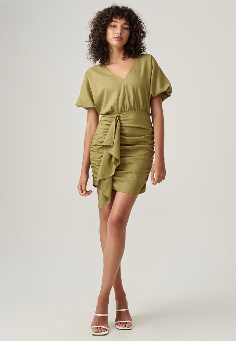 Платье-футляр BELL GATHER ST MRLO, зеленый
Платье-футляр BELL GATHER ST MRLO, зеленый