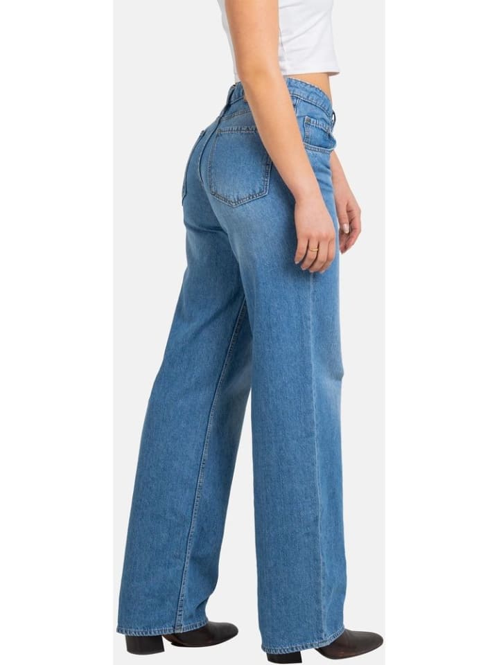 Джинсы Женские Holly Jeans синего цвета Reell
Джинсы Женские Holly Jeans синего цвета Reell
