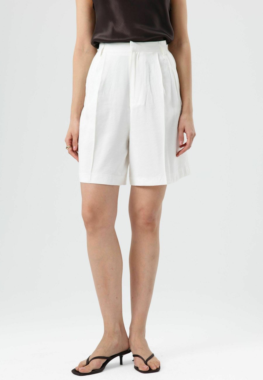 Шорты D.MoRo LOOK, White
Шорты D.MoRo LOOK, White