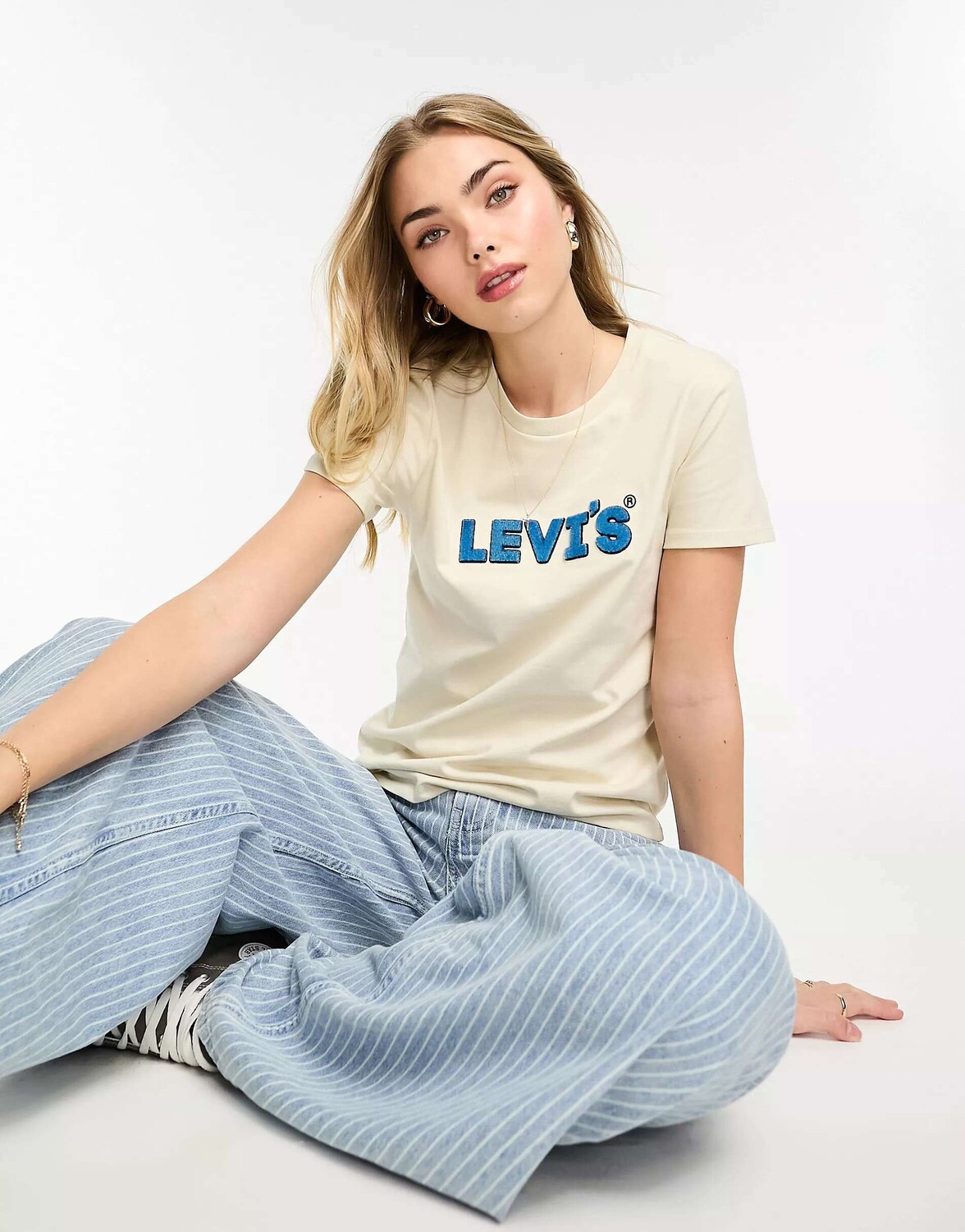 Кремовая футболка Levi's Perfect с логотипом, Бежевый, Кремовая футболка Levi's Perfect с логотипом
Кремовая футболка Levi's Perfect с логотипом, Бежевый, Кремовая футболка Levi's Perfect с логотипом
