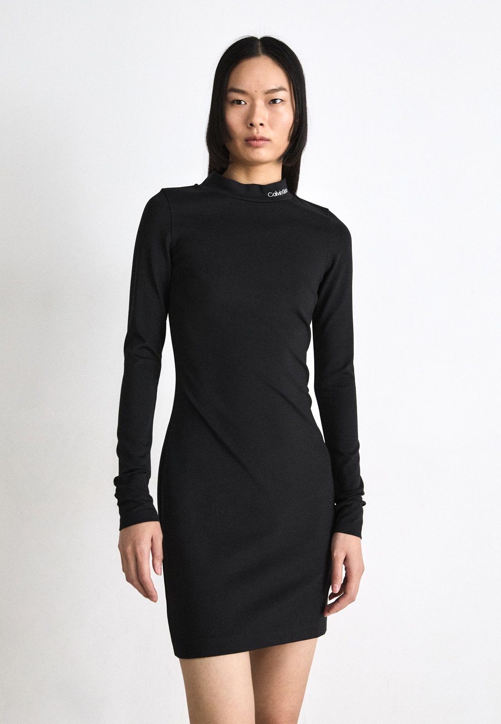 Платье-футляр LOGO MILANO DRESS Calvin Klein Jeans, черный
Платье-футляр LOGO MILANO DRESS Calvin Klein Jeans, черный