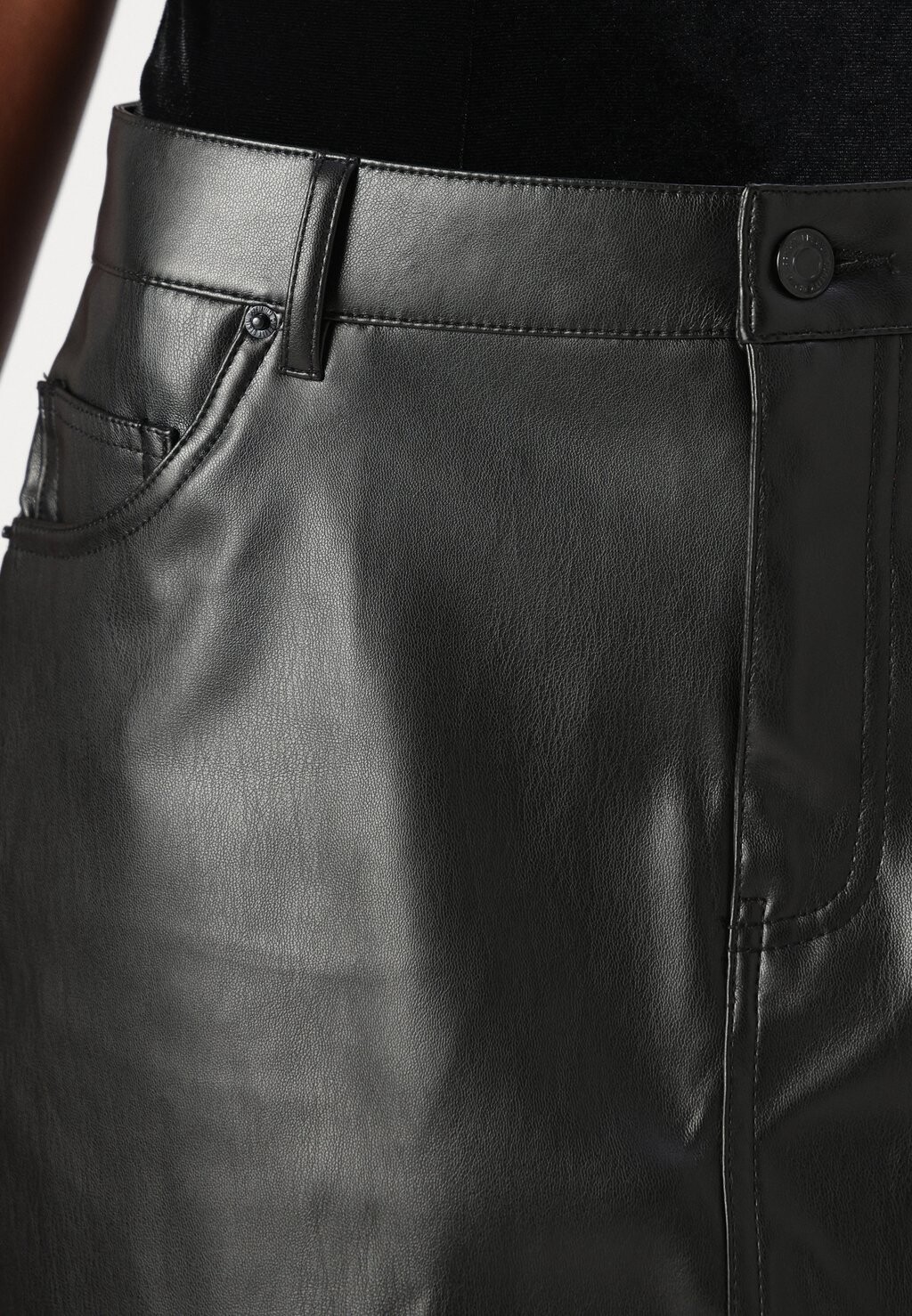 Мини-юбка VMTESSA SHORT SKIRT Vero Moda, черный
Мини-юбка VMTESSA SHORT SKIRT Vero Moda, черный