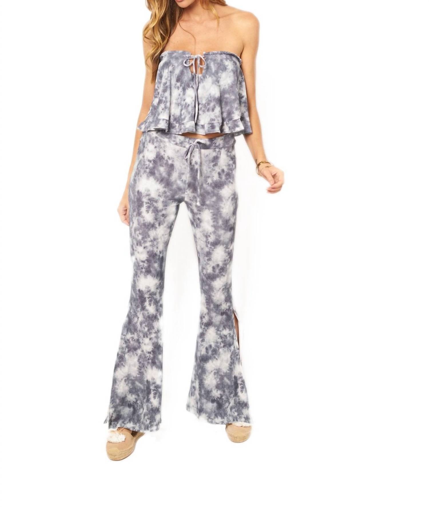 Женская блуза с тай-дай в сером цвете SOAH, серый
Женская блуза с тай-дай в сером цвете SOAH, серый