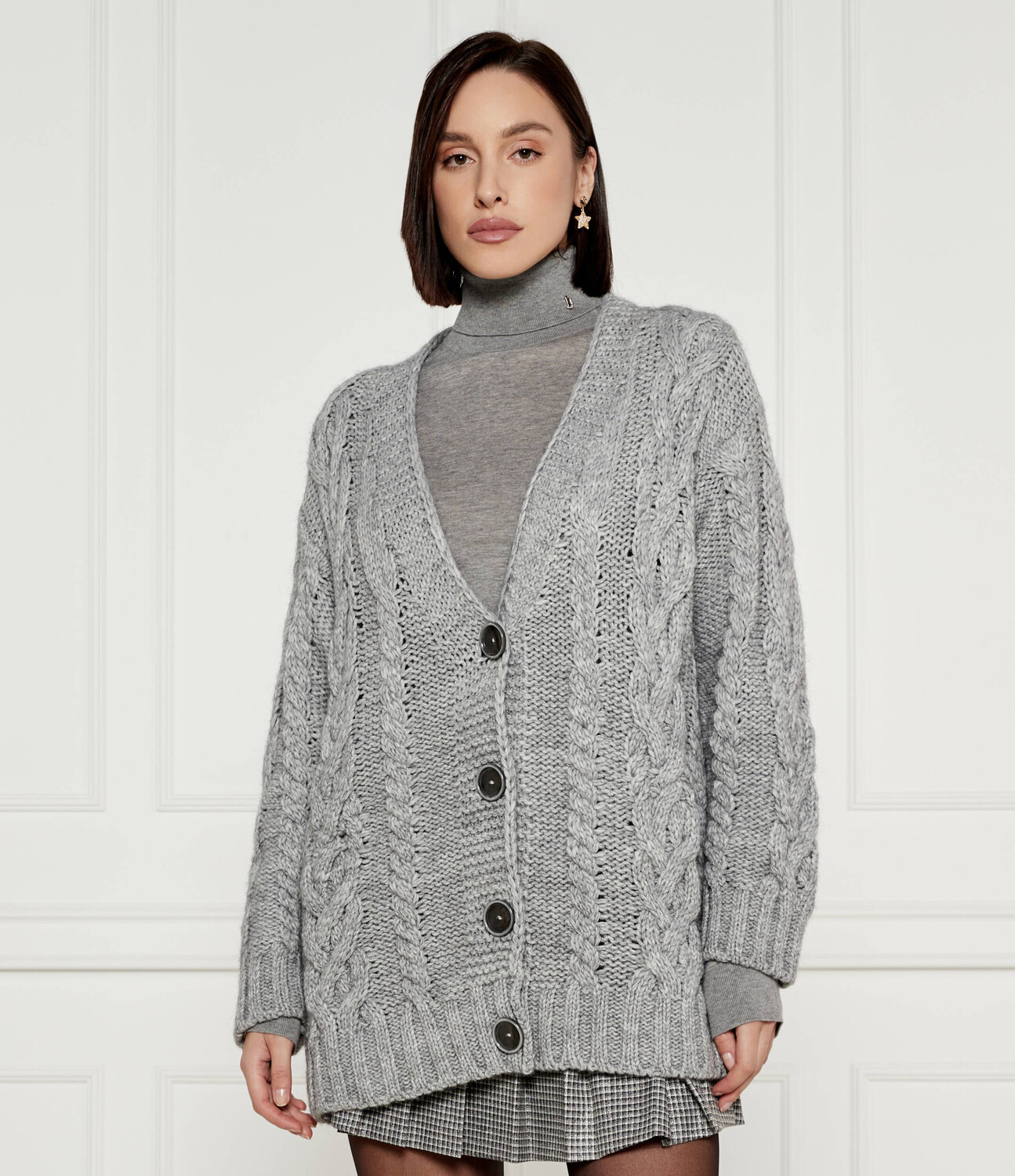 Свитер Liu Jo Oversize fit, серый
Свитер Liu Jo Oversize fit, серый