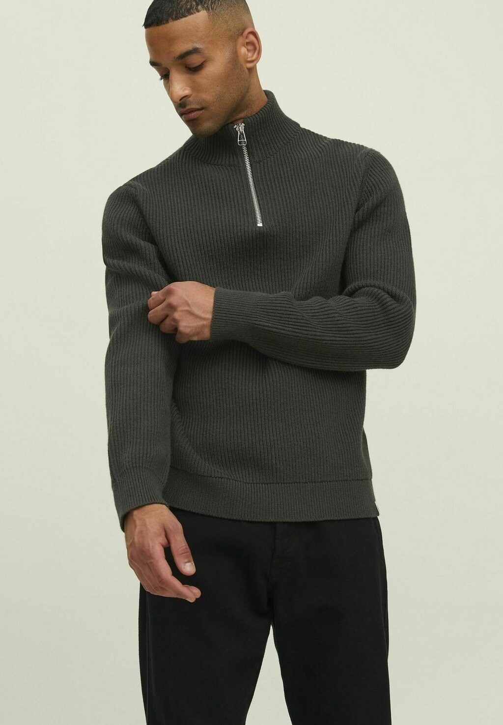 Джемпер R.D.D. ROYAL DENIM DIVISION, темно-зеленый
Джемпер R.D.D. ROYAL DENIM DIVISION, темно-зеленый