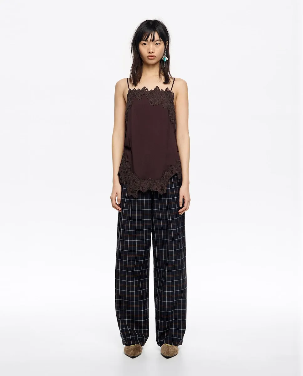 Женские прямые брюки в клетку с карманами Bimba y Lola, темно-синий
Женские прямые брюки в клетку с карманами Bimba y Lola, темно-синий