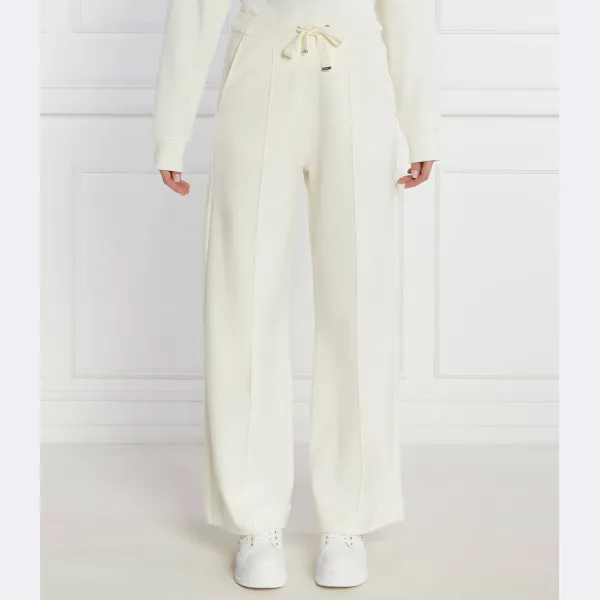 Трикотажные брюки комфортного кроя Elsam1 Boss, экрю
Трикотажные брюки комфортного кроя Elsam1 Boss, экрю