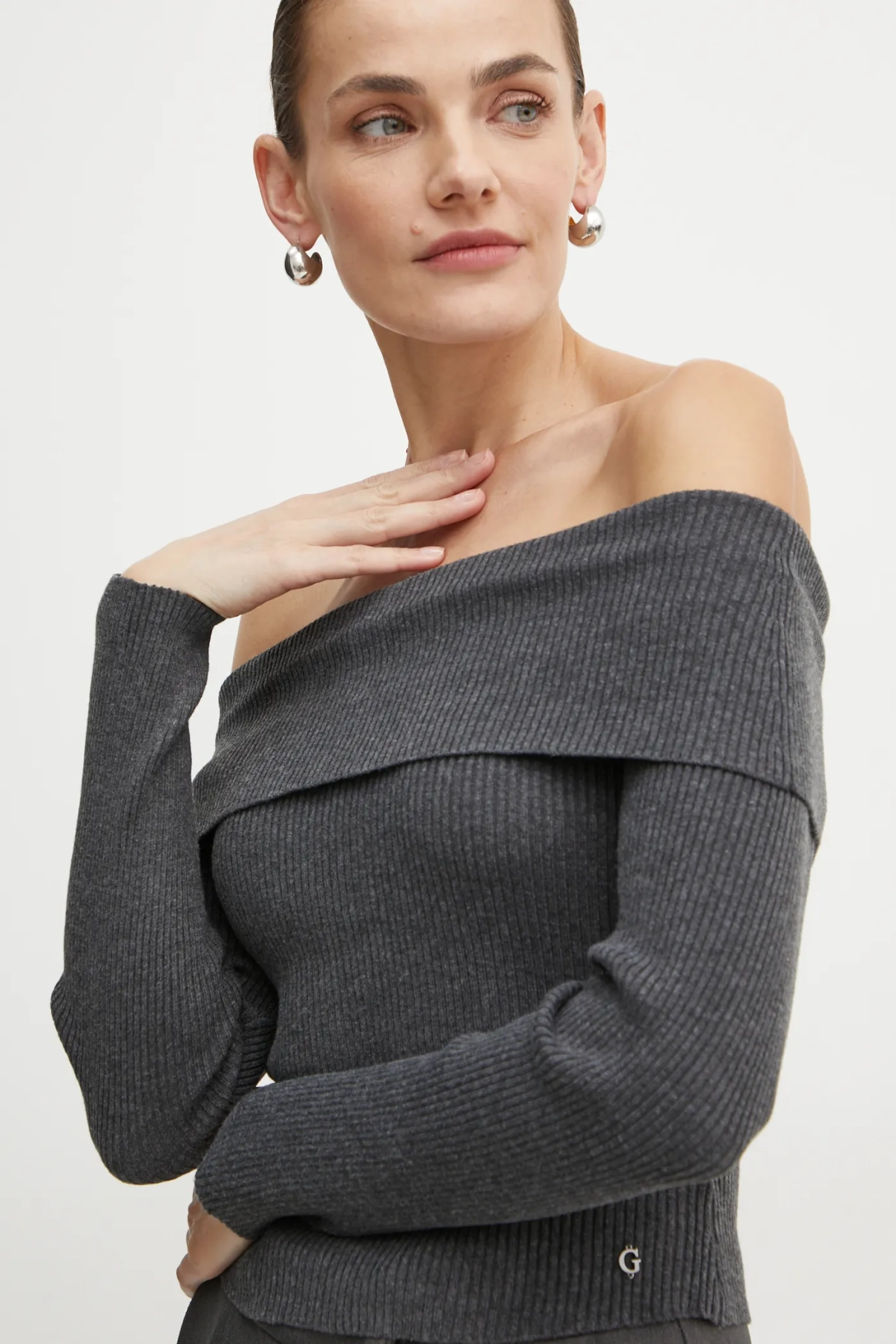 НИНА свитер Guess, серый
НИНА свитер Guess, серый