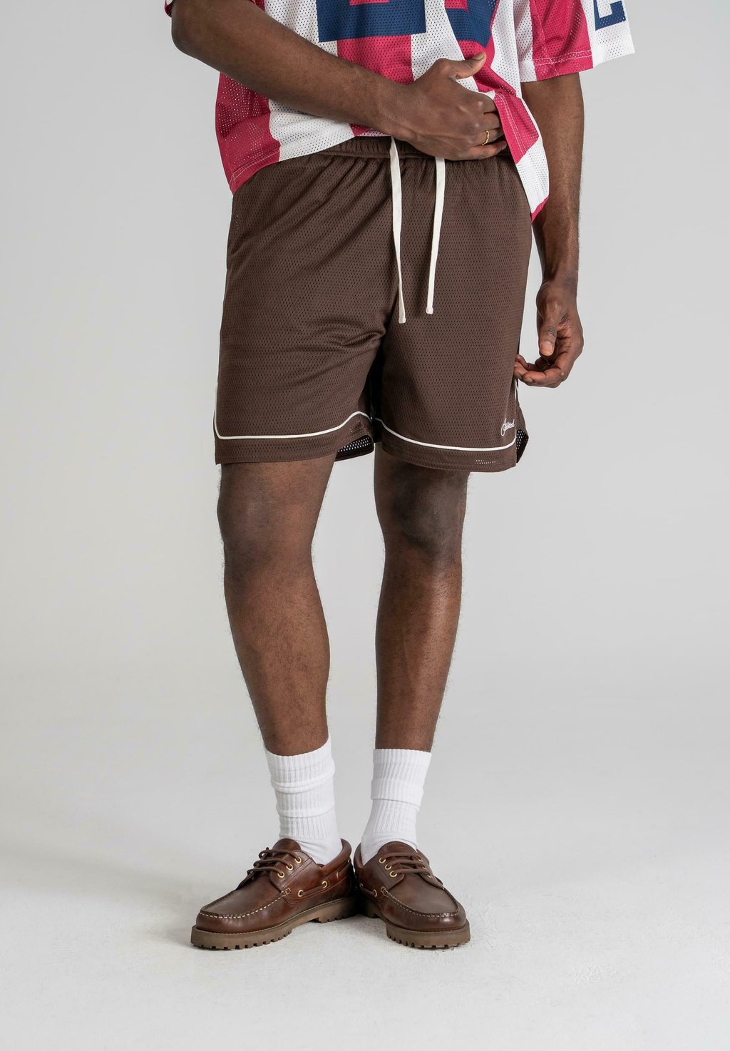 Шорты PROHIBITED, коричневый
Шорты PROHIBITED, коричневый