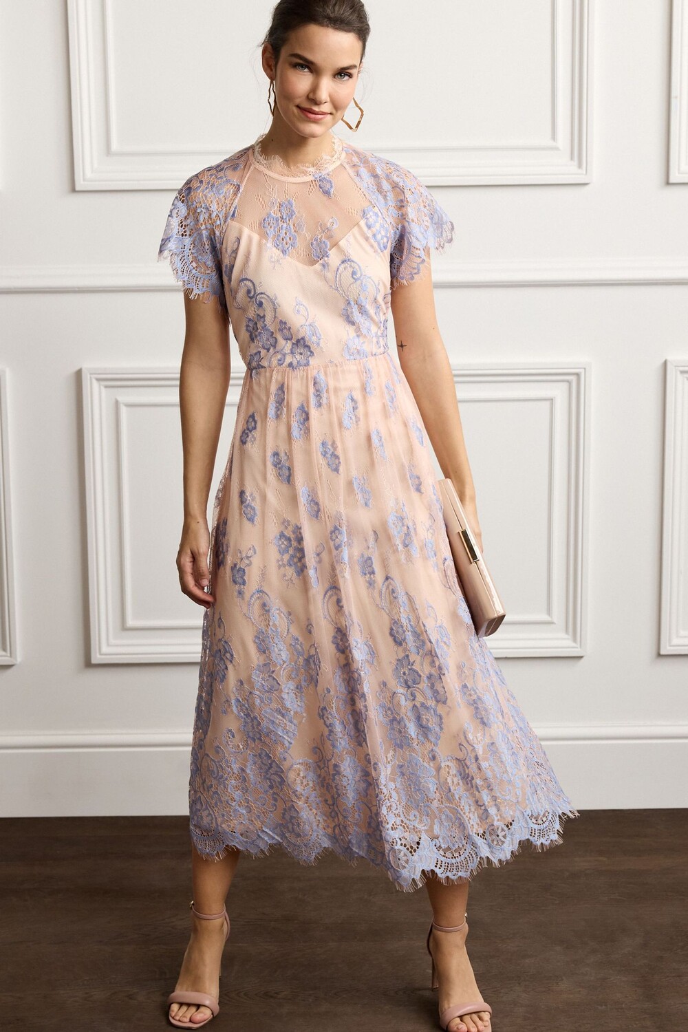 Кружевное платье миди с цветочным принтом и короткими рукавами Next, синий
Кружевное платье миди с цветочным принтом и короткими рукавами Next, синий