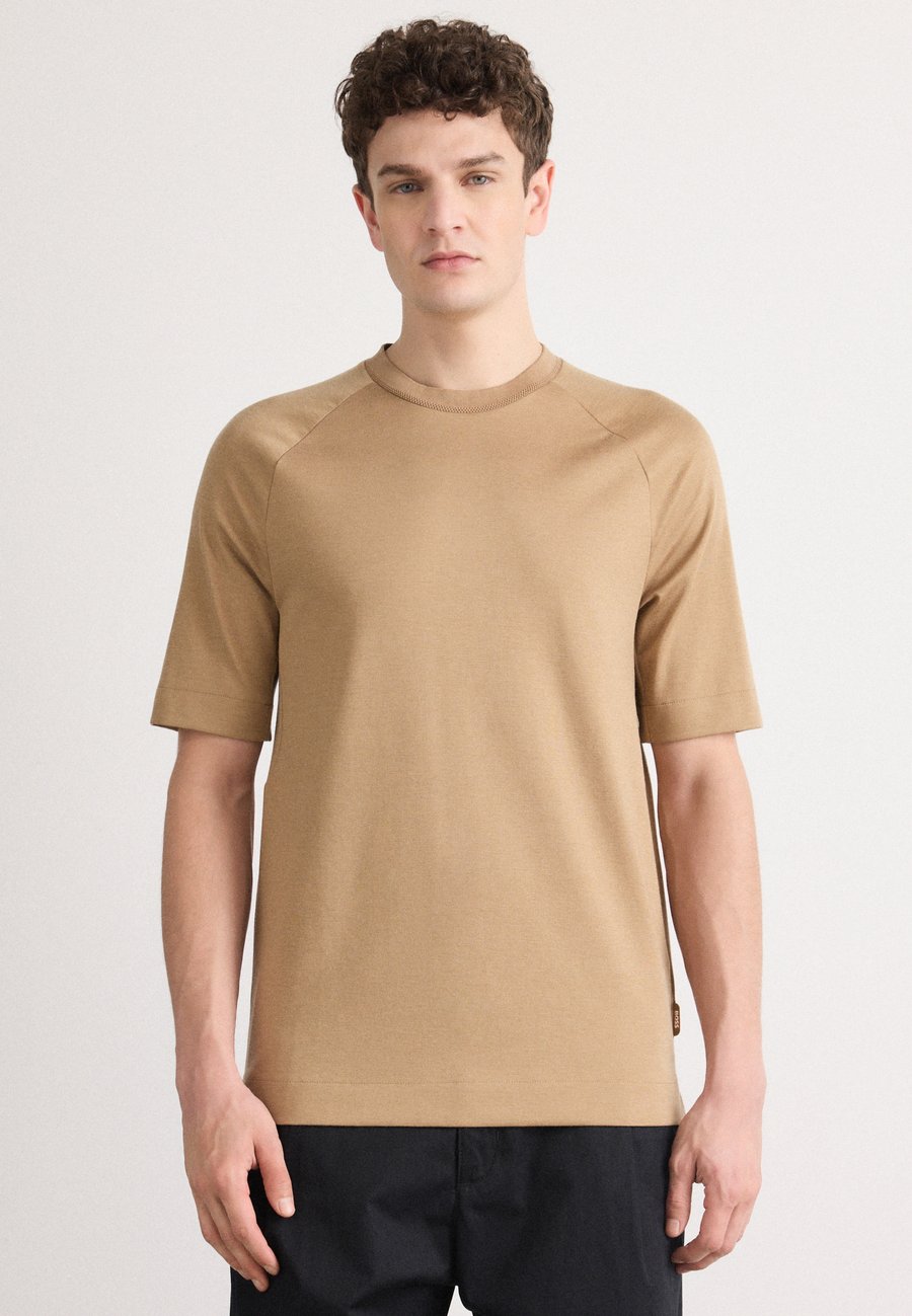 Футболка BOSS THOMPSON, Medium Beige/Beige
Футболка BOSS THOMPSON, Medium Beige/Beige