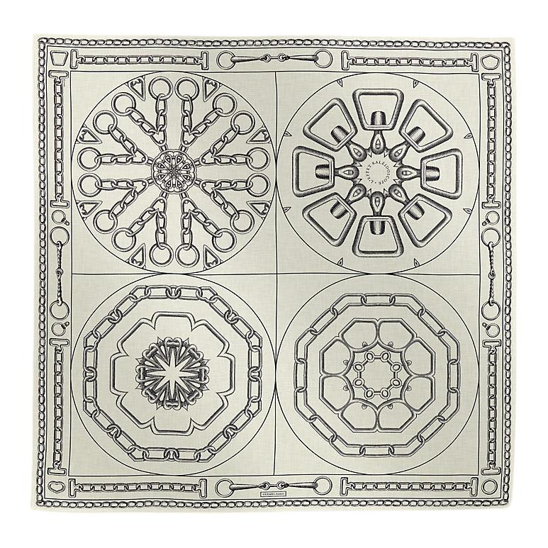 Шелковая шаль из тутового шелка и кашемира для женщин бело-черная HERMES
Шелковая шаль из тутового шелка и кашемира для женщин бело-черная HERMES