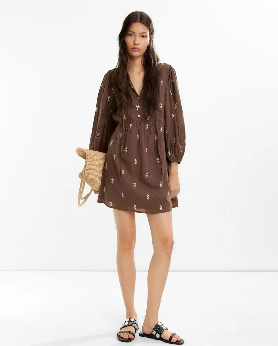 Короткое платье из 100% хлопка с пышными рукавами и цветочным принтом Parfois, темно-коричневый 
Короткое платье из 100% хлопка с пышными рукавами и цветочным принтом Parfois, темно-коричневый