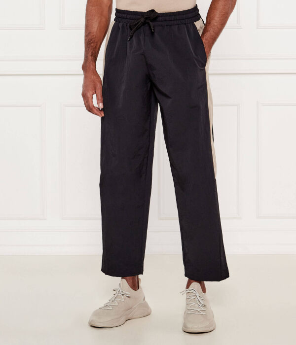 Брюки Oversize fit Ea7, черный
Брюки Oversize fit Ea7, черный