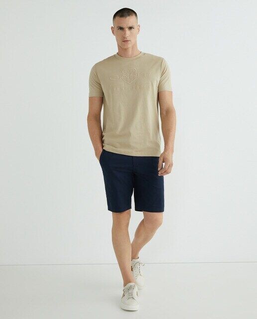 Шорты узкого кроя в стиле чинос со средней посадкой Gant, темно-синий
Шорты узкого кроя в стиле чинос со средней посадкой Gant, темно-синий