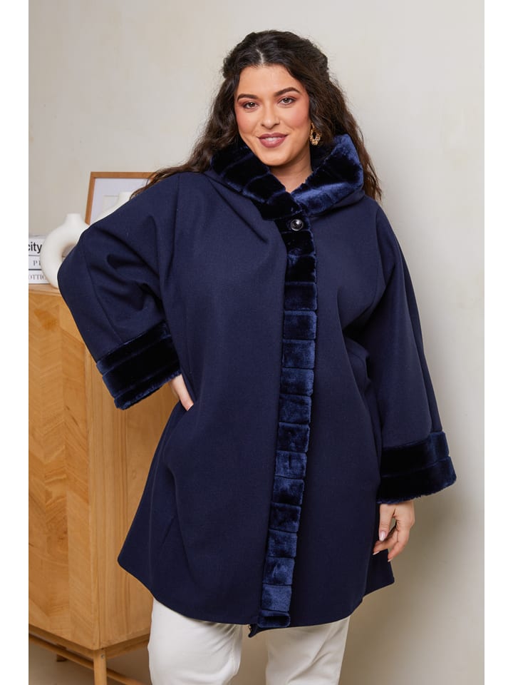 Пуховик Curvy Lady, темно-синий
Пуховик Curvy Lady, темно-синий