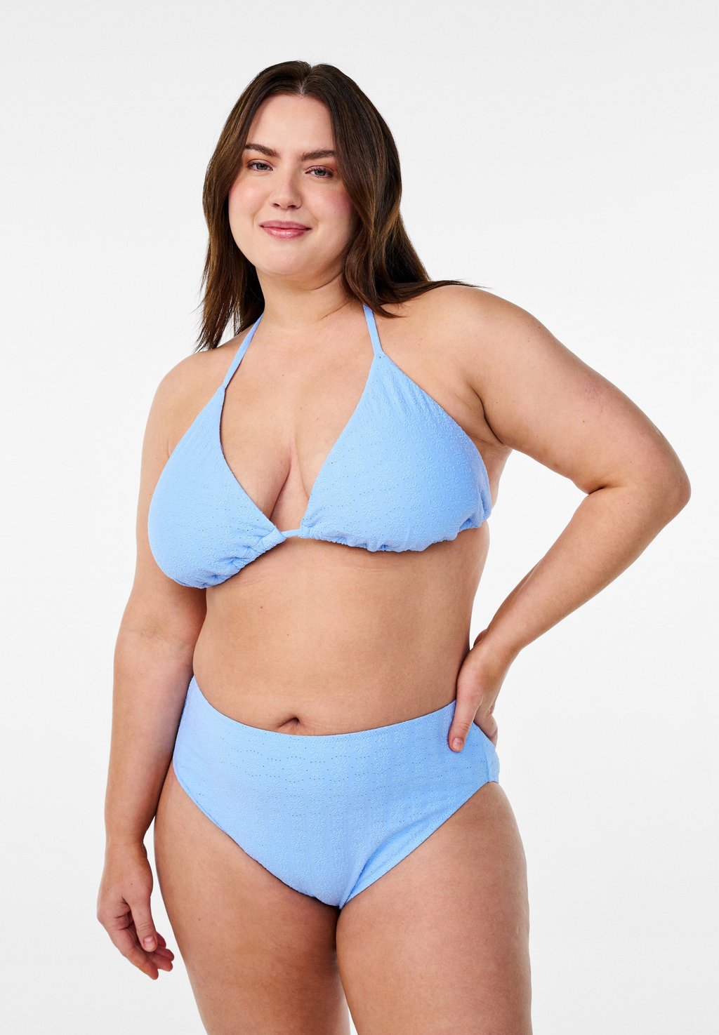 Плавки бикини MIT TAILLENSCHNITT UND STRUKTURMUSTER Zizzi, светло-голубой
Плавки бикини MIT TAILLENSCHNITT UND STRUKTURMUSTER Zizzi, светло-голубой