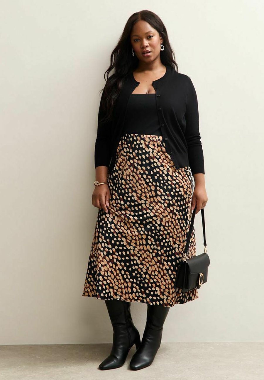 Юбка New Look Curves CURVES SPOT PRINT BIAS CUT MIDI , Black Pattern/Black
Юбка New Look Curves CURVES SPOT PRINT BIAS CUT MIDI , Black Pattern/Black
