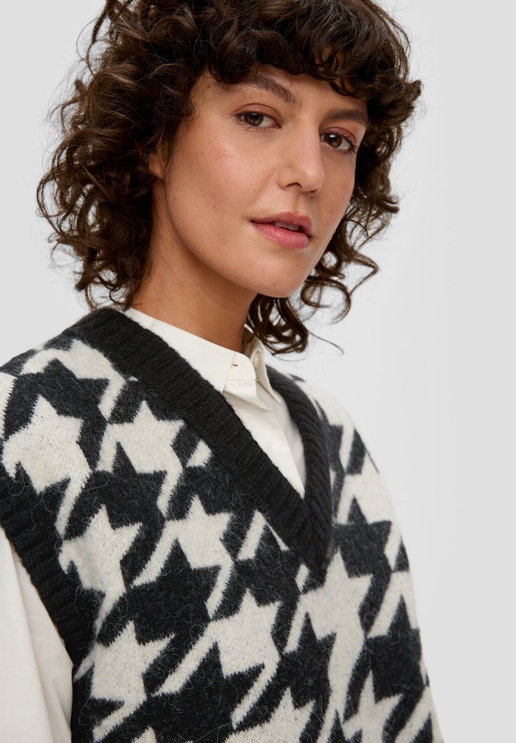 Джемпер s.Oliver, черный
Джемпер s.Oliver, черный