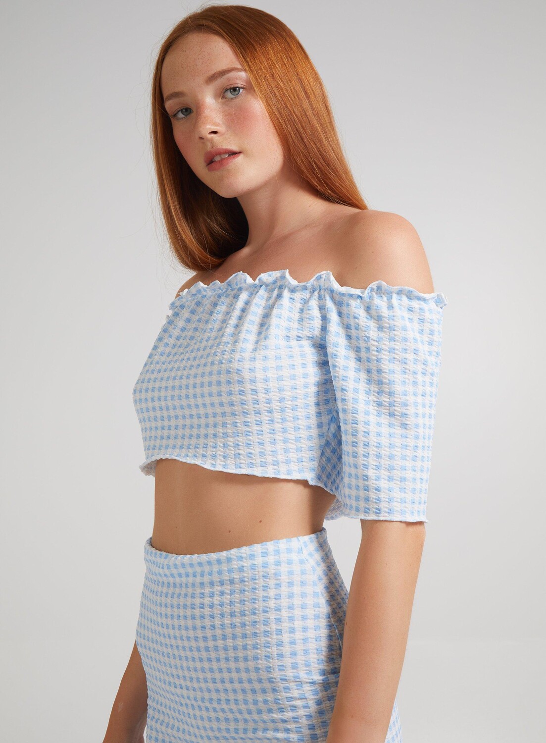 Топ в клетку с оборками и открытыми плечами Pink Vanilla, синий
Топ в клетку с оборками и открытыми плечами Pink Vanilla, синий