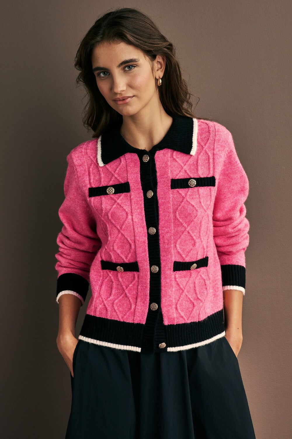 Элегантный трикотажный жакет с контрастной отделкой Next, розовый
Элегантный трикотажный жакет с контрастной отделкой Next, розовый