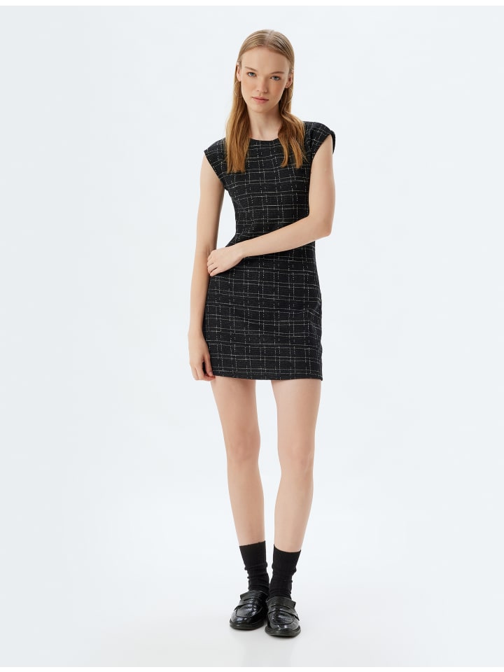Короткое платье KOTON, цвет schwarz karomuster
Короткое платье KOTON, цвет schwarz karomuster