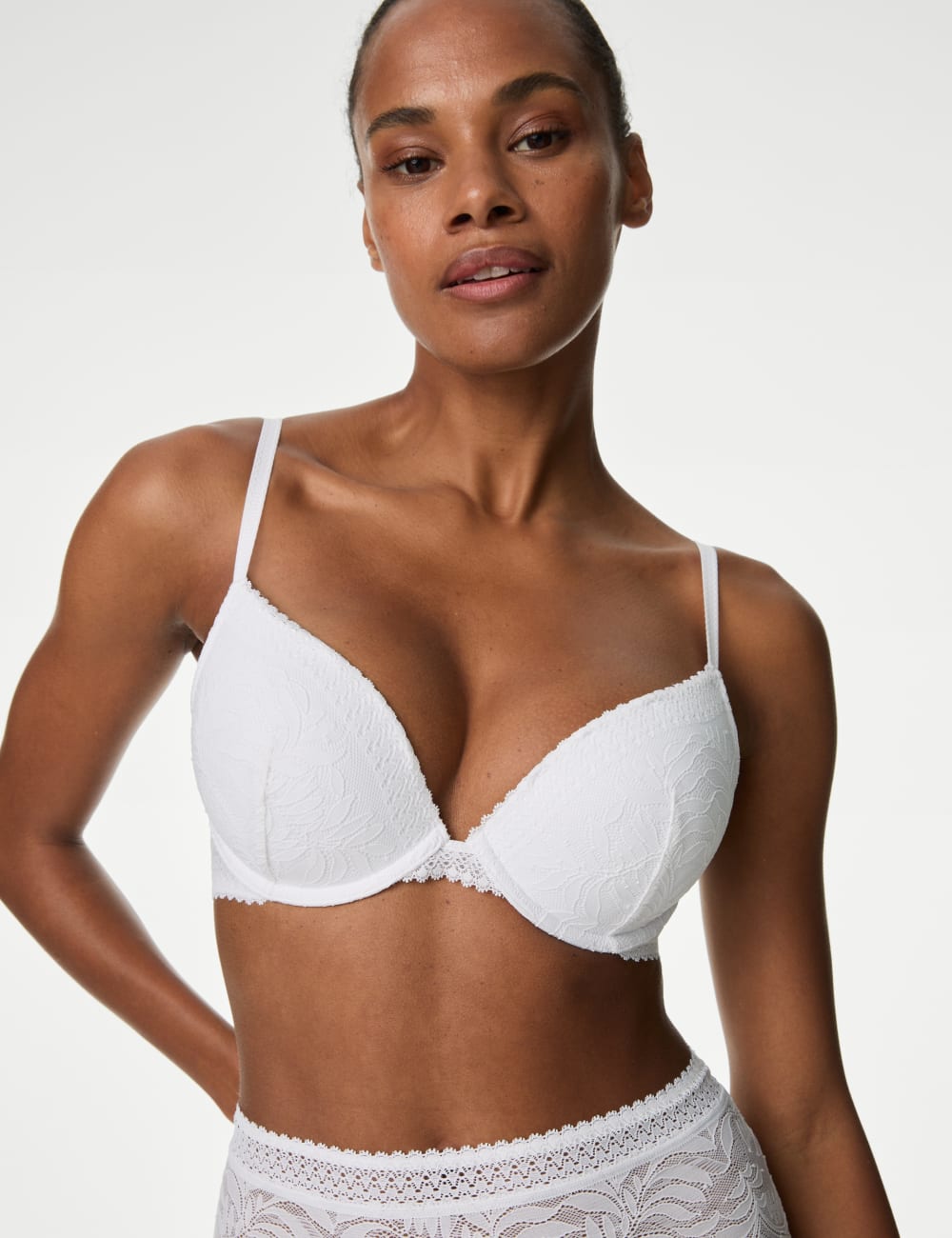 Бюстгальтер Flexifit Lace с каркасами Push-Up AE Marks & Spencer, белый
Бюстгальтер Flexifit Lace с каркасами Push-Up AE Marks & Spencer, белый